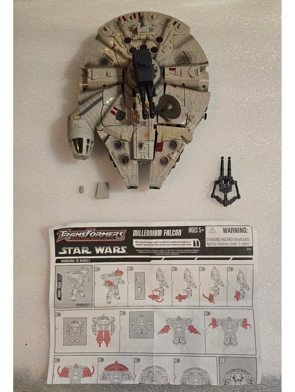 2006 Hasbro Star Wars Transformers Crossovers Millennium Falcon w/Chewbacca +